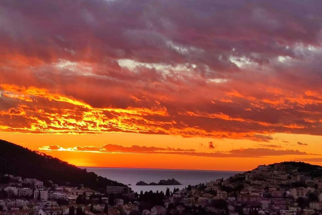 Walking Distance Old Town 120M2,Garden,View,Garage Apartment Dubrovnik Bagian luar foto