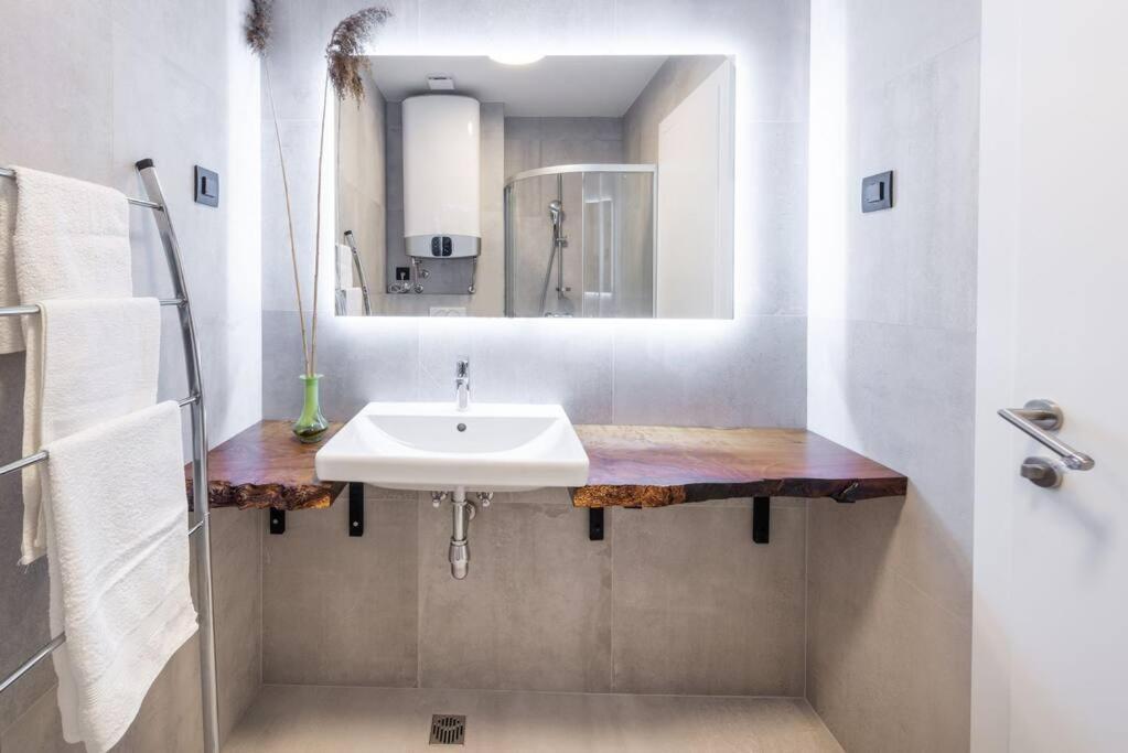 Walking Distance Old Town 120M2,Garden,View,Garage Apartment Dubrovnik Bagian luar foto