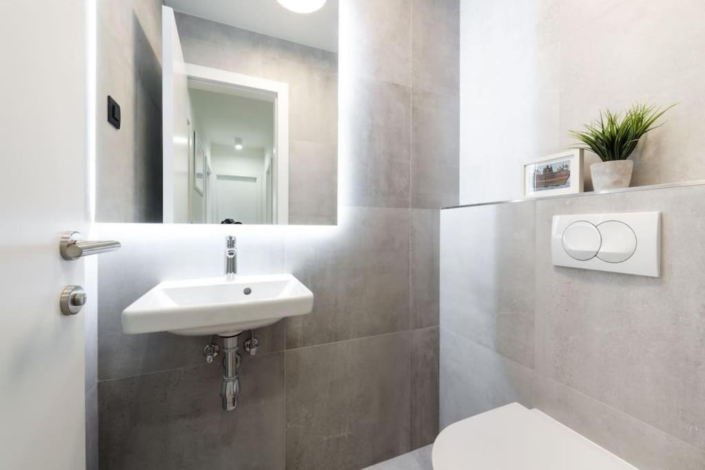 Walking Distance Old Town 120M2,Garden,View,Garage Apartment Dubrovnik Bagian luar foto